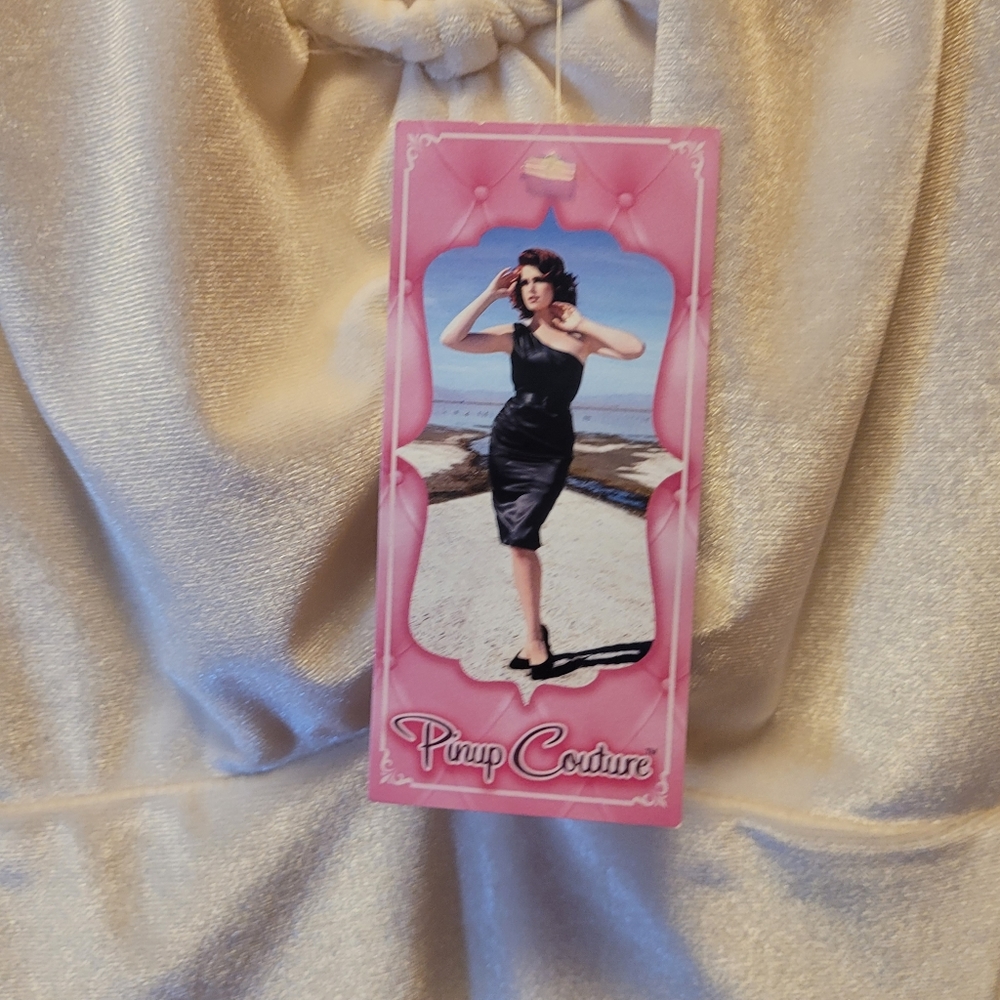 PinUp Girl Clothing peasant top - Picture 4 of 6